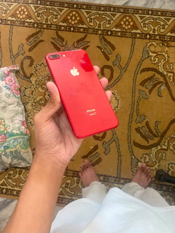 Apple iPhone 8 Plus 3