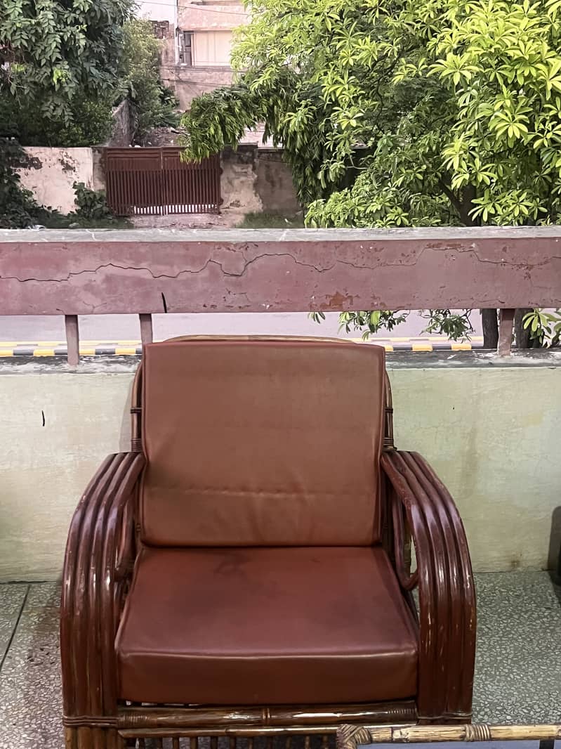 Cane sofas (3) + table (3) set 2