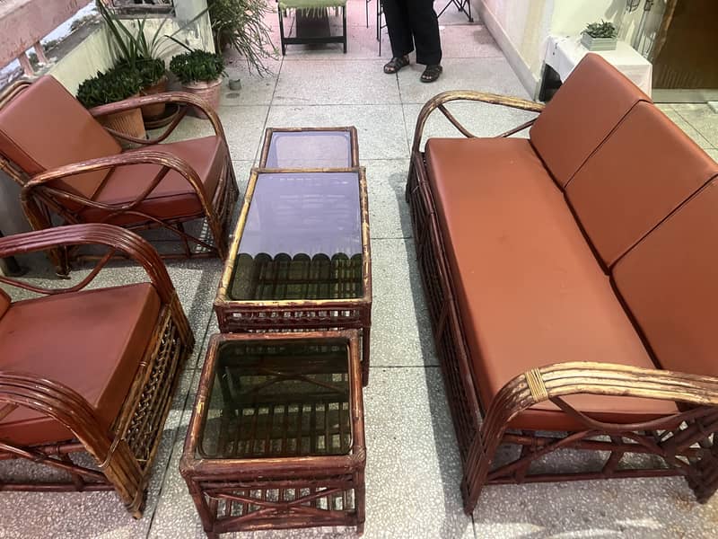 Cane sofas (3) + table (3) set 4