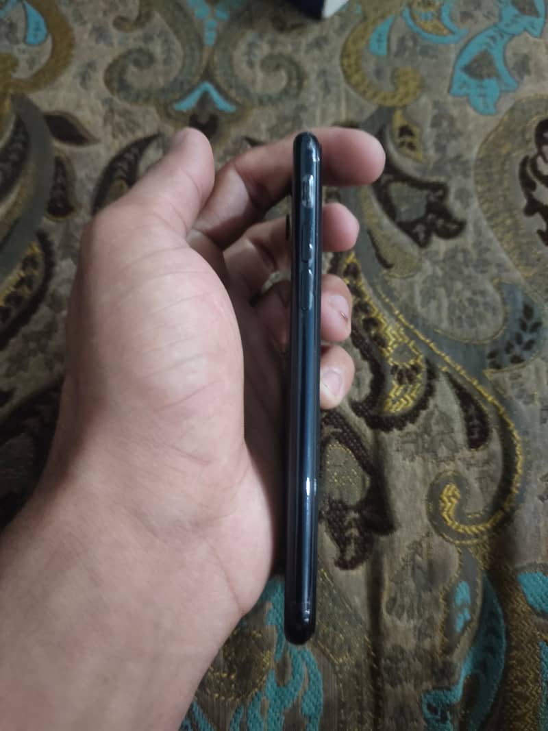 Apple iPhone SE3 6