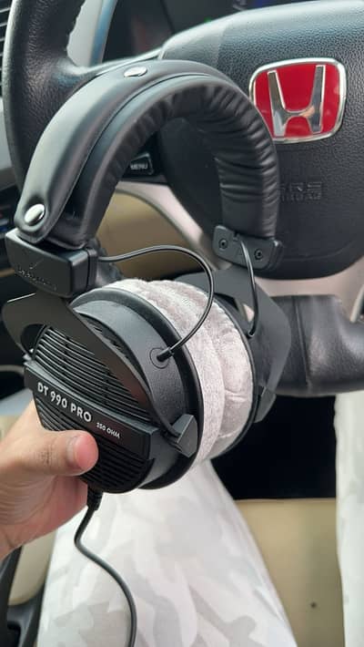 Beyerdynamic DT 990 Pro 250 Ohm – Mint Condition