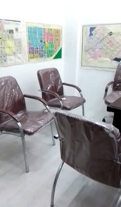 Prime First Floor, Near Corner Shop for Sale RJ Mall (100 sq. ft. )
