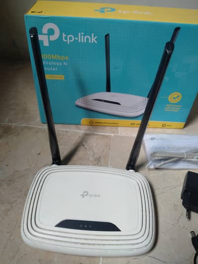 TP-Link WiFi Router ( TL-WR841N )