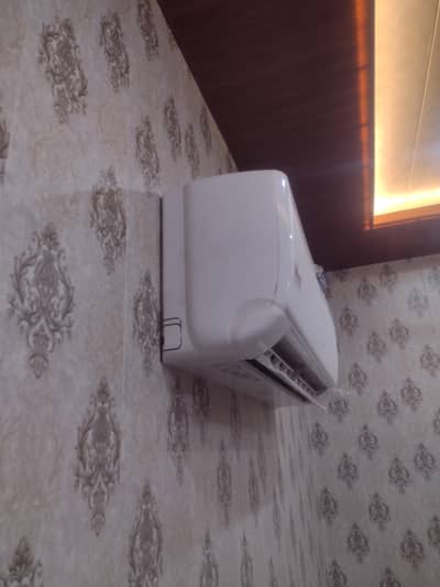 Gree AC DC inverter T3 model for sale