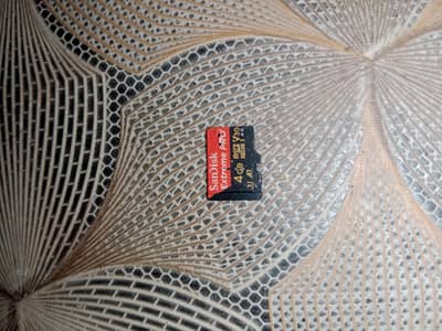 Original SanDisk MicroSD CARD 64 GB 10/10 CONDITION