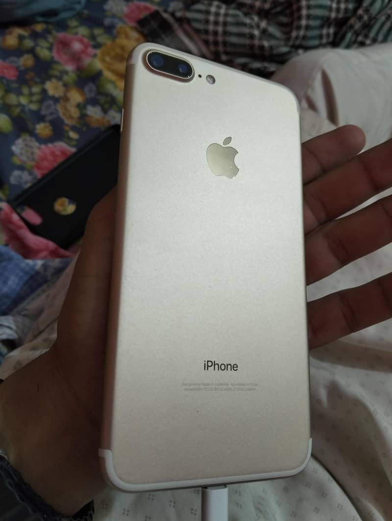 Apple iPhone 7 Plus 2