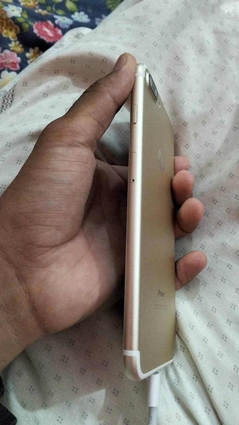 Apple iPhone 7 Plus 3