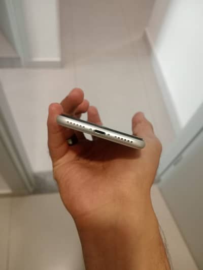 Apple iPhone SE