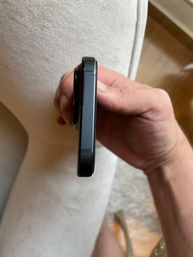 iPhone 16 Pro (FU) 1