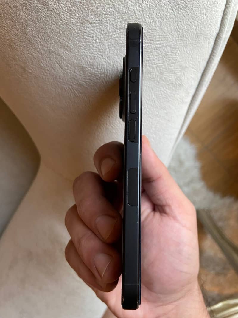 iPhone 16 Pro (FU) 2