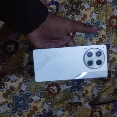 tecno camon 30