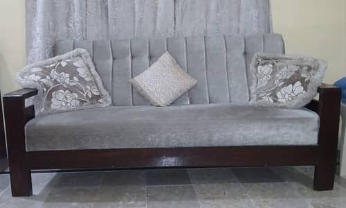 Wooden 5 seater price 30k