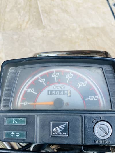 New condition all okay fuel avarge bhout axha ha