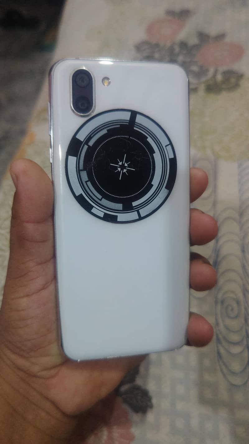 Sharp Aquos R2 3