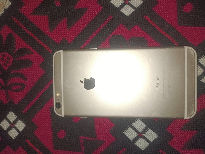 Apple iPhone 6 Plus 0