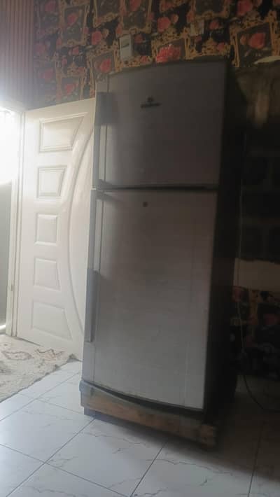 dawlance refrigerator 8/10