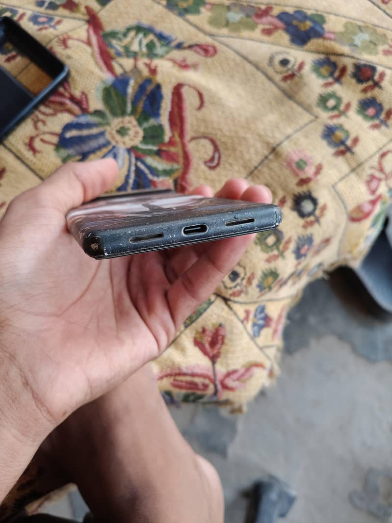 Google Pixel 6 4