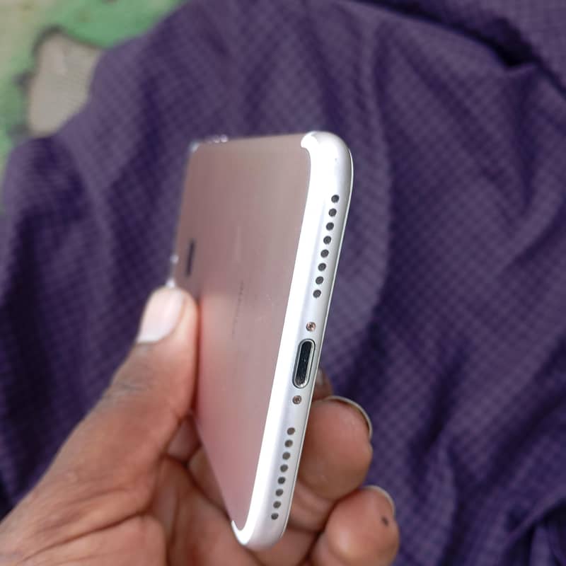 Apple iPhone 7 Plus 2