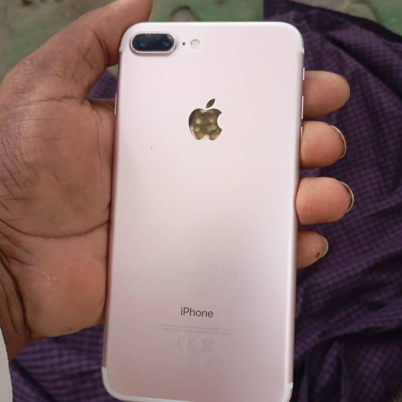 Apple iPhone 7 Plus 6