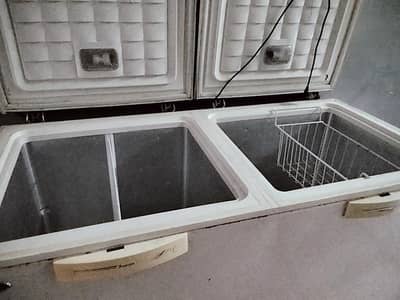 freezer by waves in good condition.
