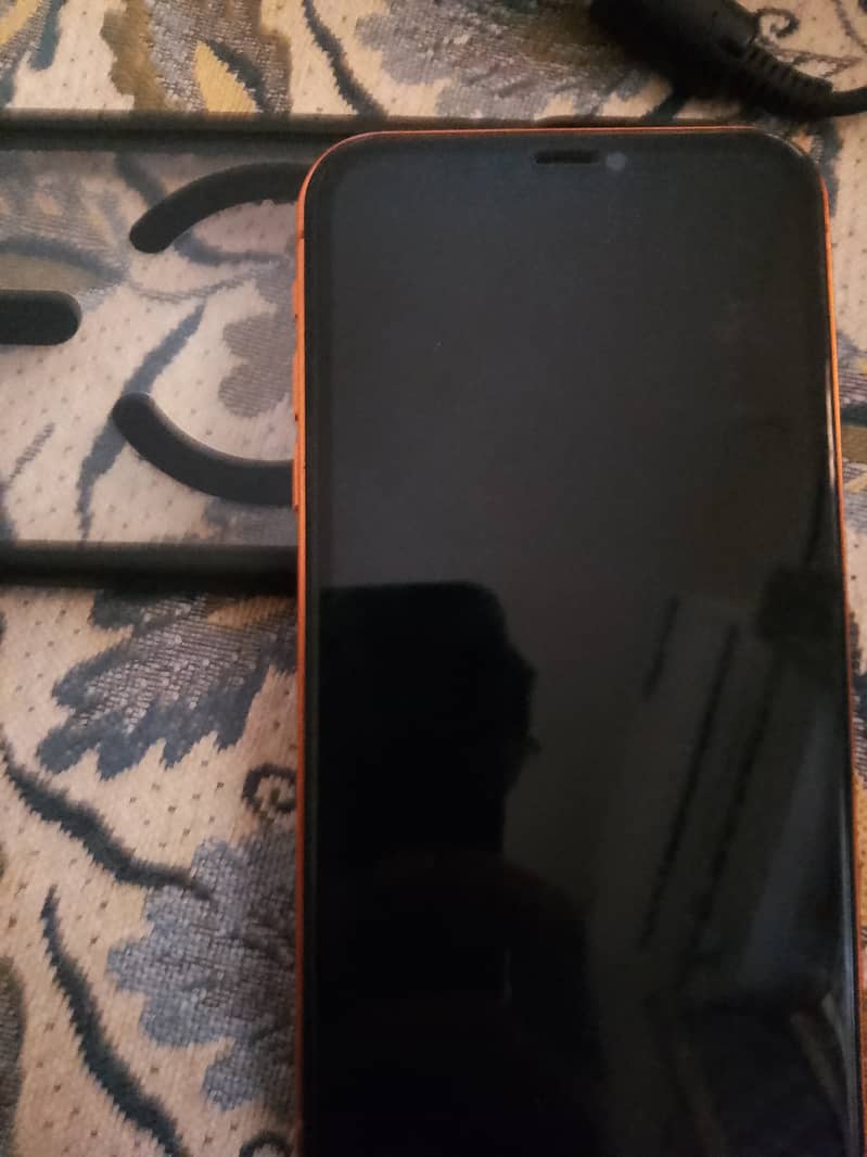 Apple iPhone 11 3