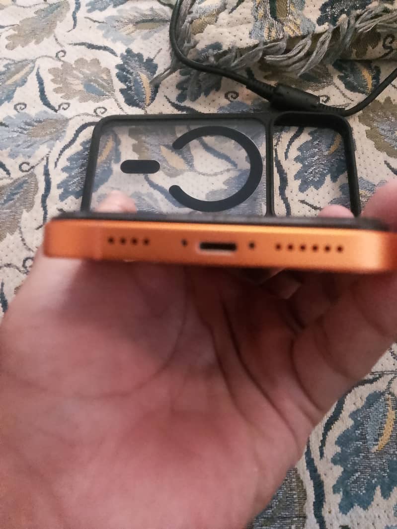 Apple iPhone 11 4