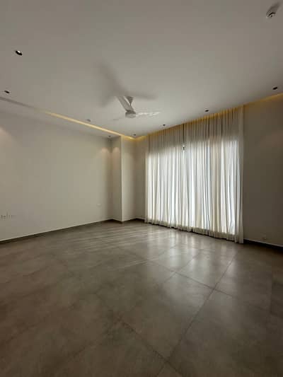 4 MARLA 2ND FLOOR AVAILABLE FOR RANT GOOD LOCATION
