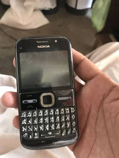 Nokia E5