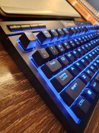 Corsair k63 Wireless Mechanical Keyboard