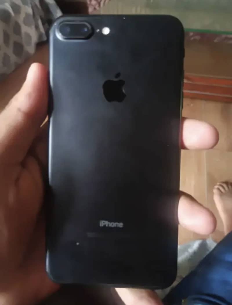 Apple iPhone 7 Plus 0