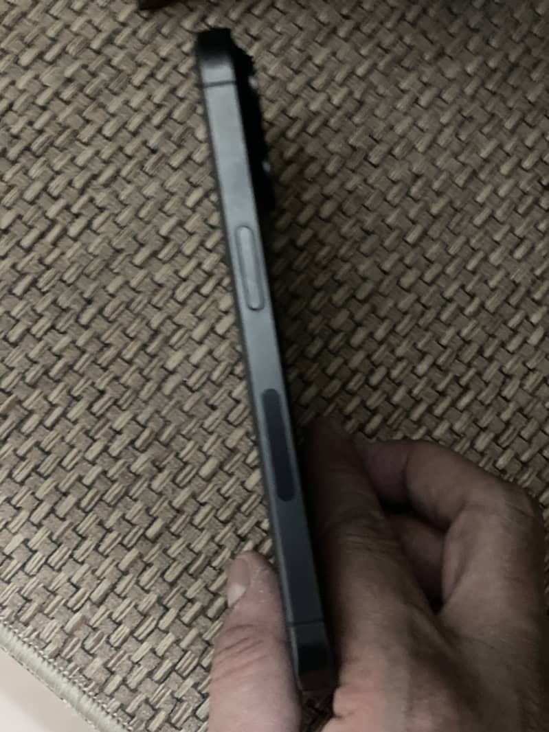 Apple iPhone 15 Pro 128gb  factory unlock black titanium 1