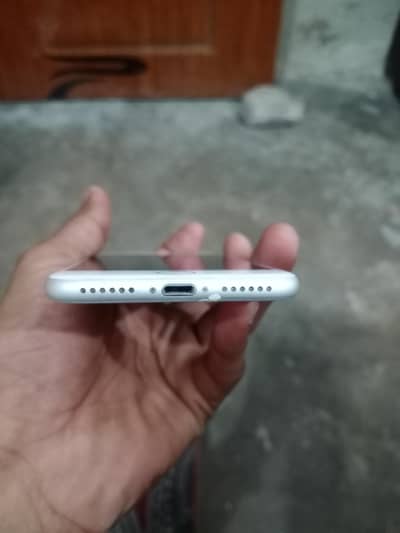 Apple iPhone 7