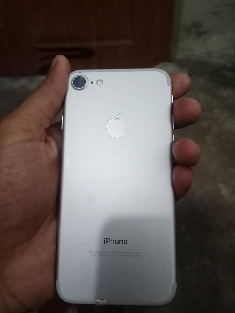 Apple iPhone 7 1