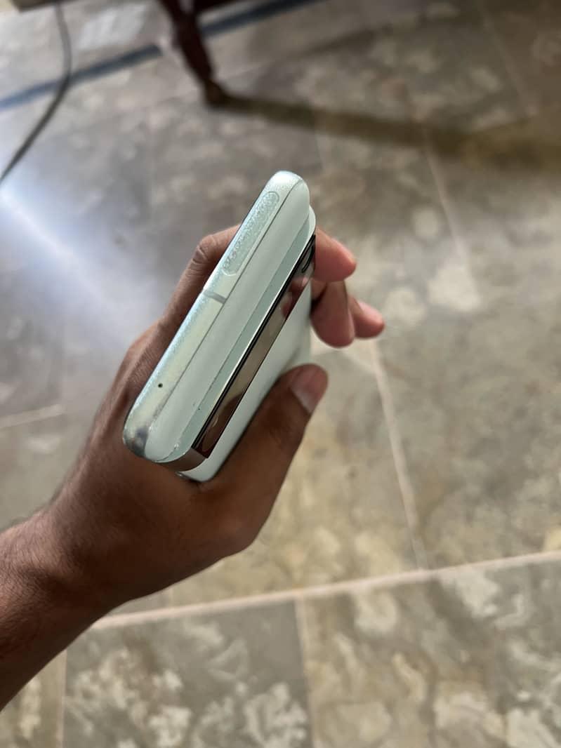 Google pixel 8 pro 4