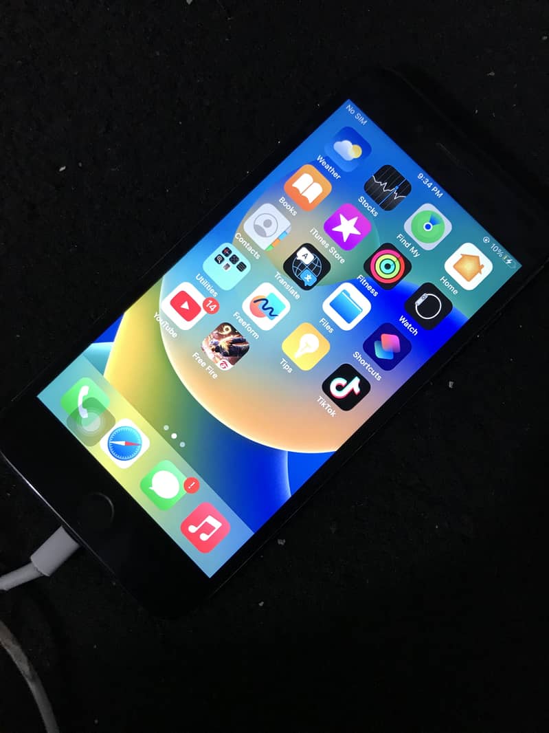Apple iPhone 8 Plus 4