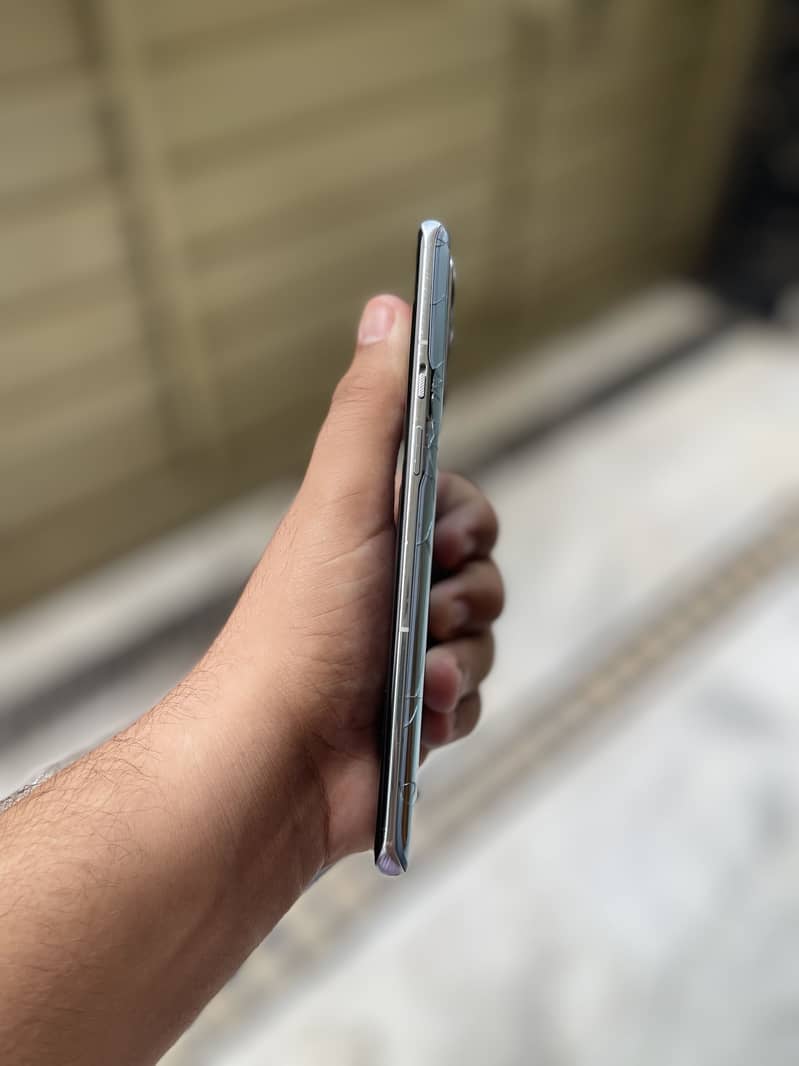 One Plus 9 Pro 5