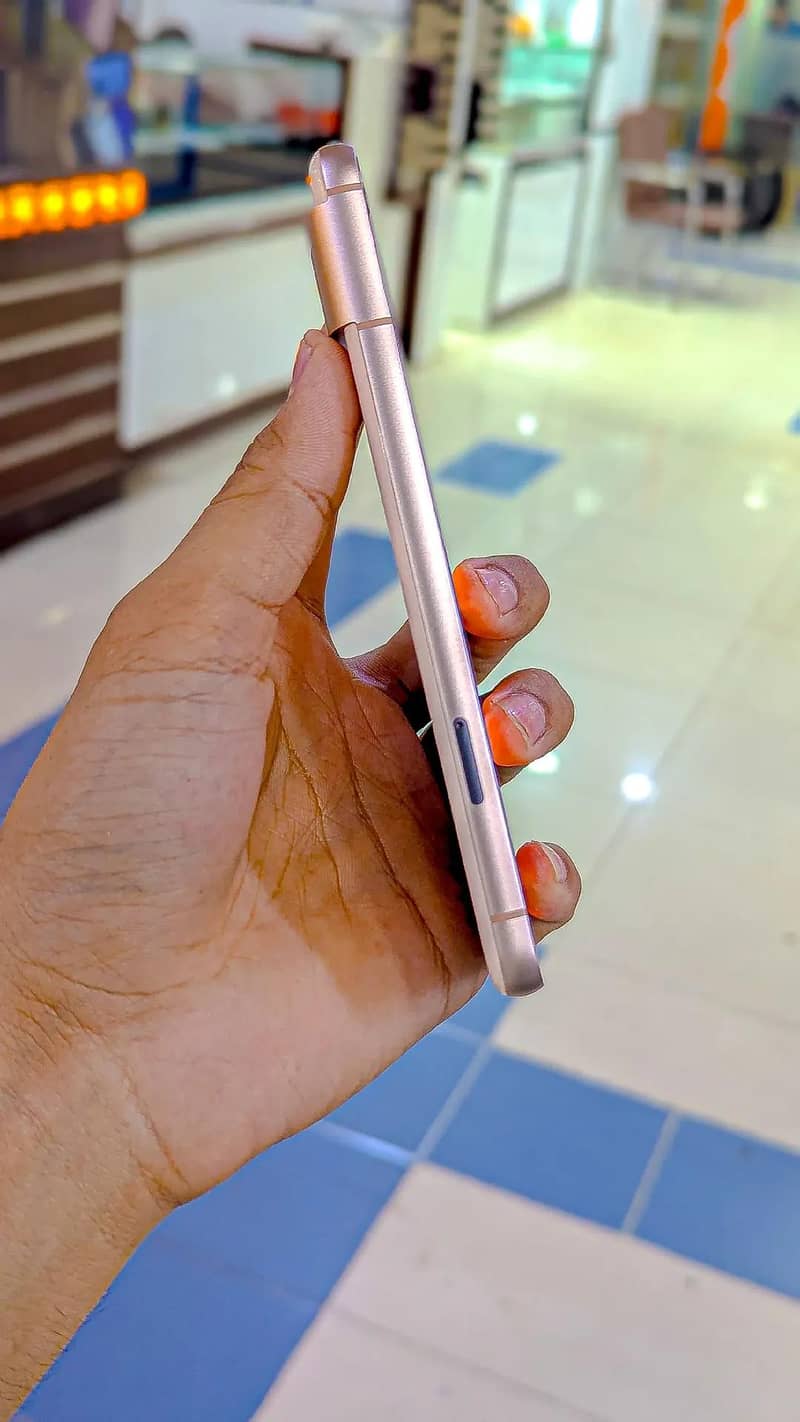 Google Pixel 8 2
