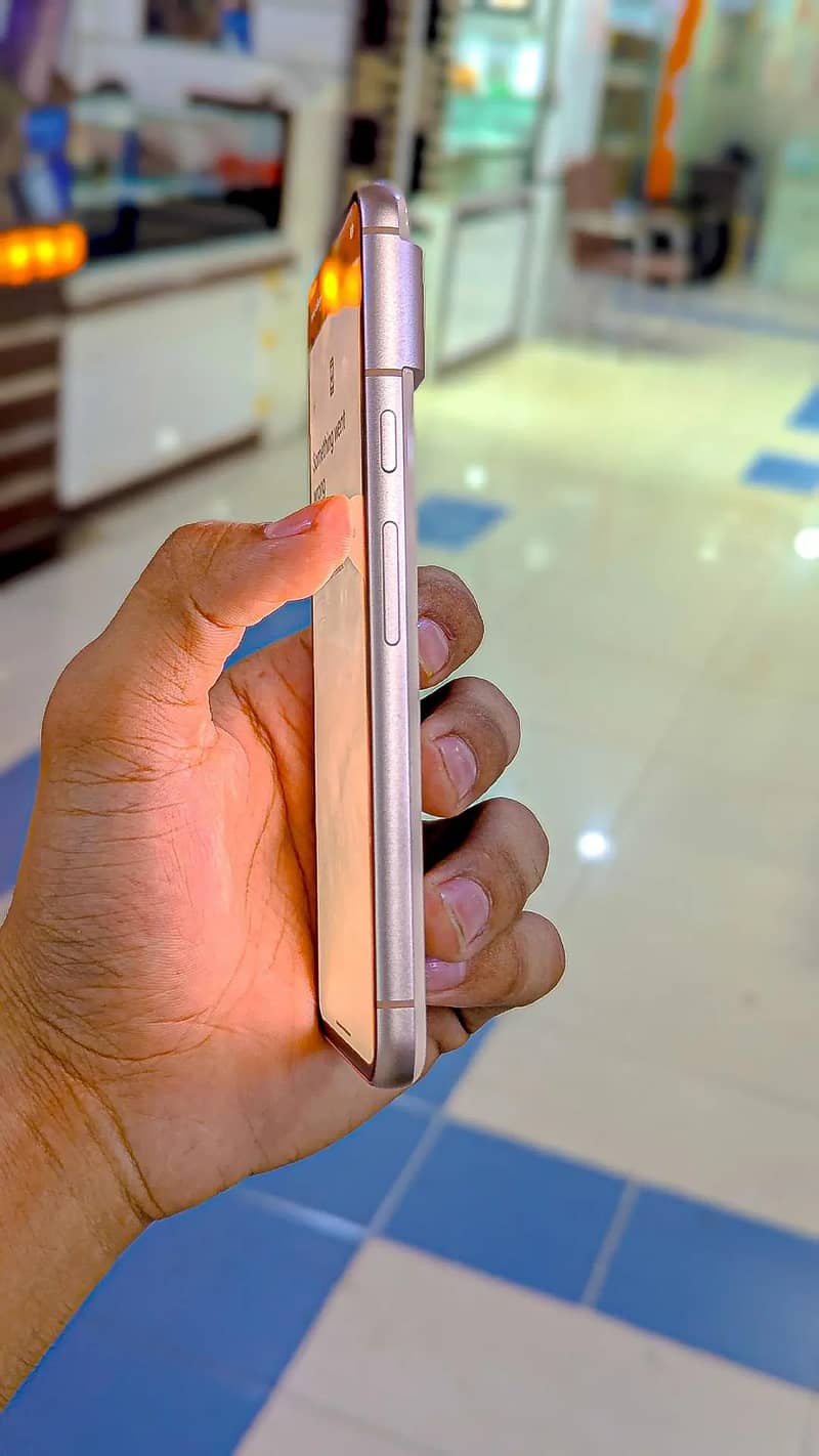 Google Pixel 8 3