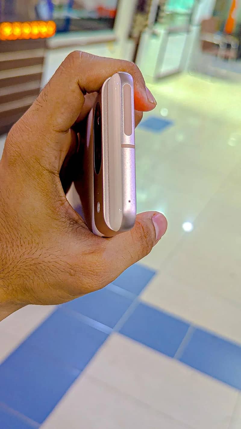 Google Pixel 8 4