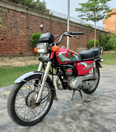 Honda CG 125 (2022 Model) – Red | Banker Driven