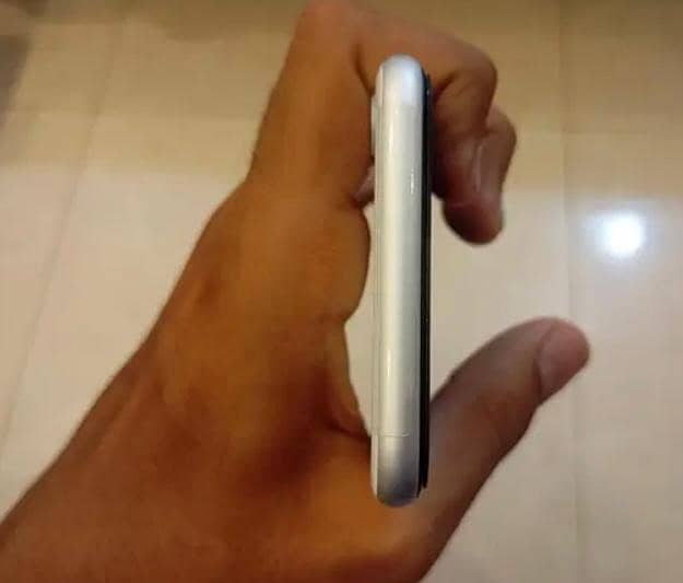 iphon se 4