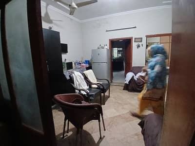 JOHAR TOWN BLOCK J 5 MARLA OLD HOUSE FOR SALE