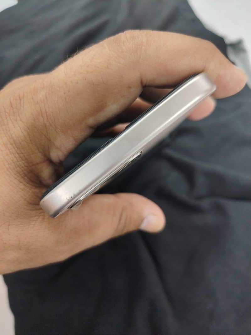 OPPO A6 4