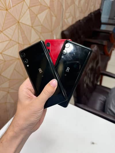 Rakuten Hand 4GB 64GB Snapdragon 720G OLED Display Non PTA