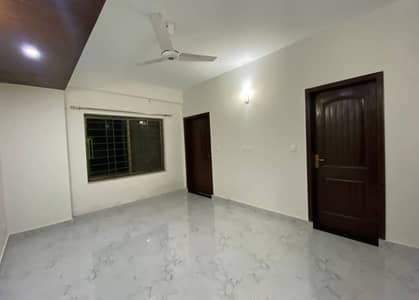 10 Marla 3 Bedrooms New Design Apartment For Sale.