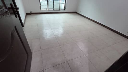 12 Marla 4 Bedrooms Apartment Available For Sale.