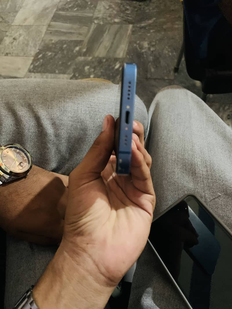 Apple iPhone 13 3