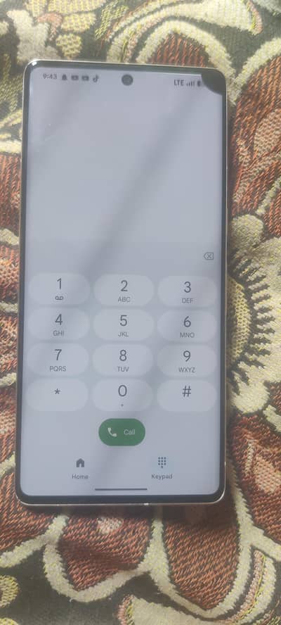 Google Pixel 7 Pro panel avaible doted