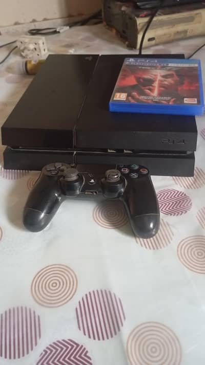 PlayStation 4 fat  jet black very good condition