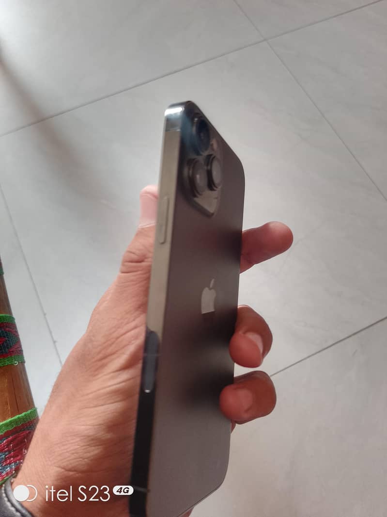 Apple iPhone 13 Pro Max 1